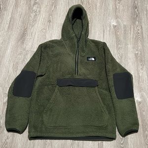 The North Face Men’s Campshire Pullover Hoodie